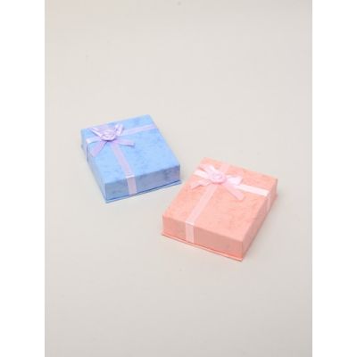 8x7x2cm. Ribbon detail gift box.