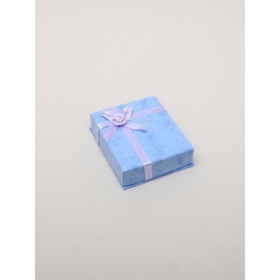 8x7x2cm. Ribbon detail gift box.