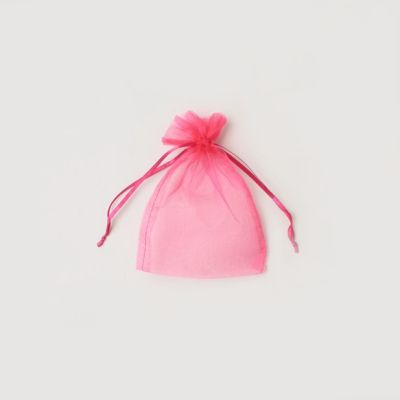 Size: 15x11cm Fuchsia pink organza gift bag