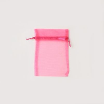 Size: 15x11cm Fuchsia pink organza gift bag