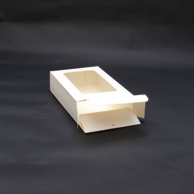 Bulk Clearance. 15x10x4cm. Off White gift box with window & Euro hole