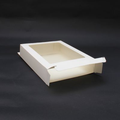 Bulk Clearance. 20x15x4cm. Off White gift box with window & Euro hole