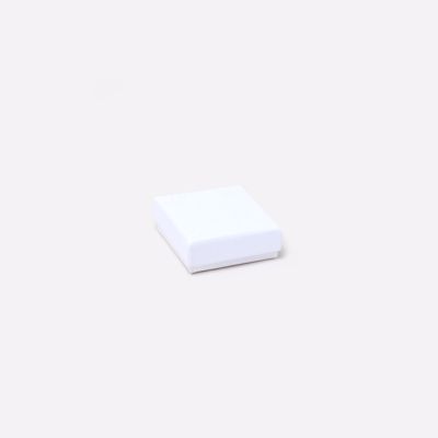 5x5x2cm. NO INSERT. White gift box